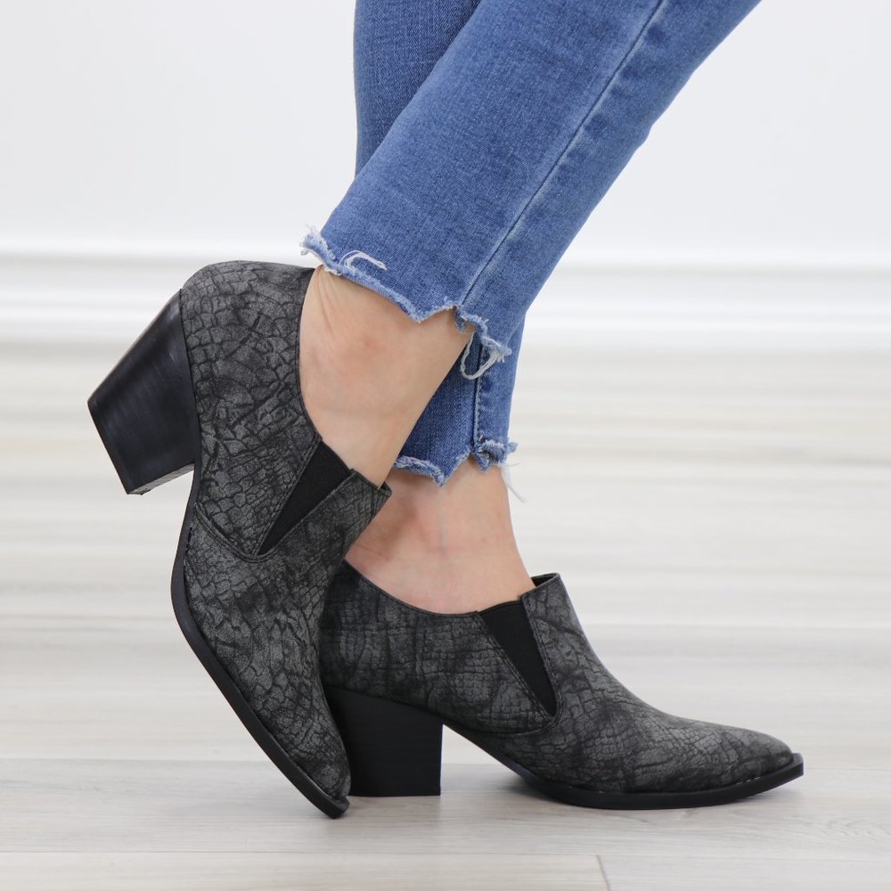 Slip On Gray & Black Snake Texture Low Cut Booties - Picture 8 of 13